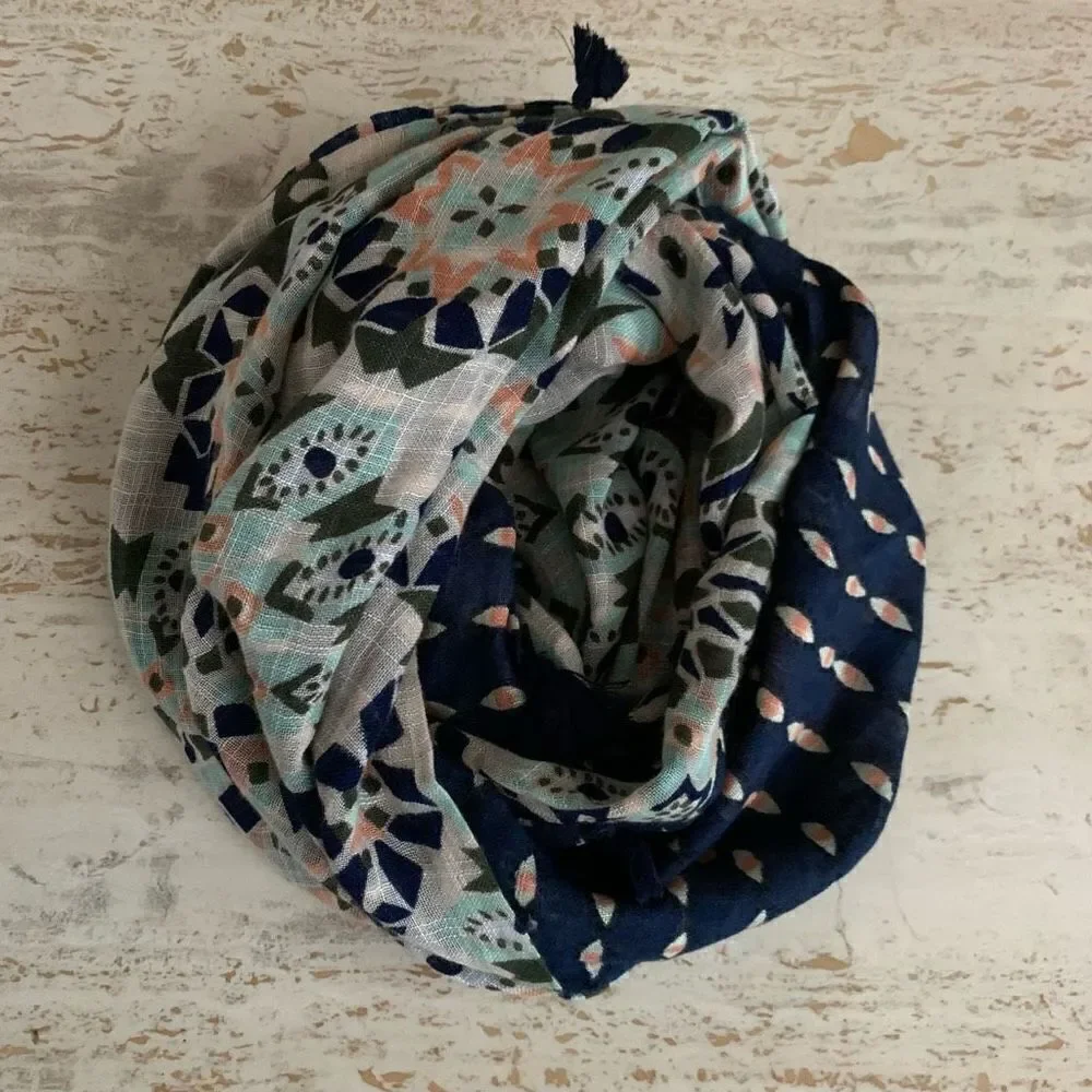 S&D reversible Infinity scarf in mosaic